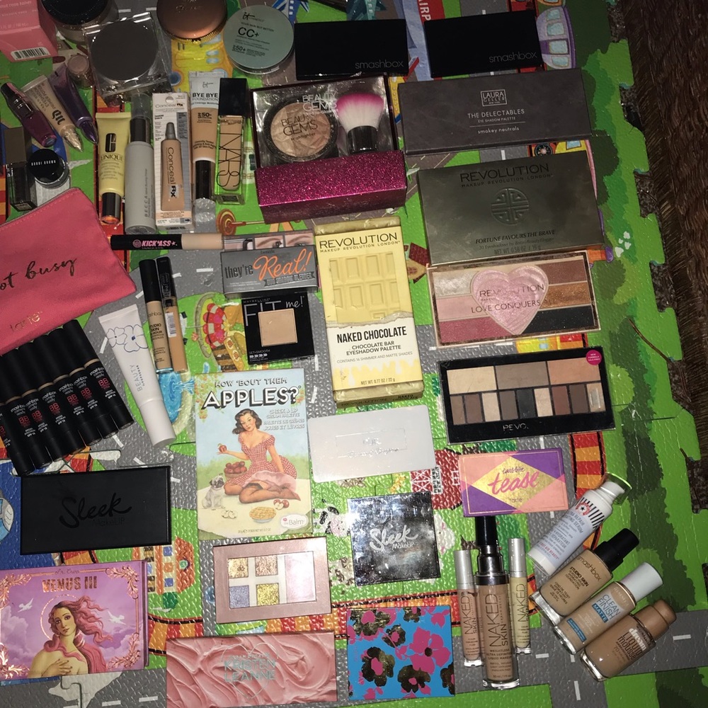 Makeup 💕 for Trade - Picture 6 of 8